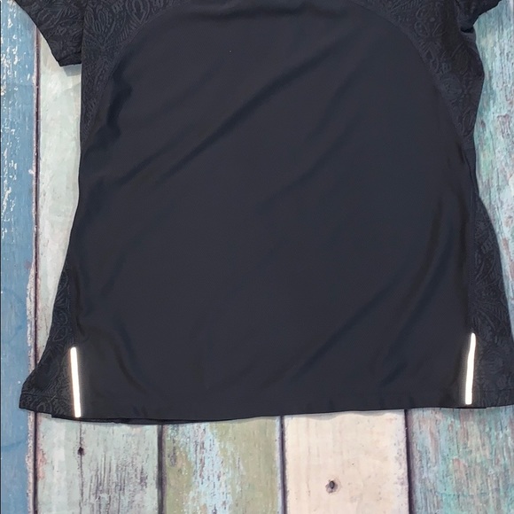 Vented Athleta top - Picture 7 of 7